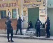 POLICAS DE VERACRUZ GOLPEAN A FAMILIA DE PERIODISTA EN ACAYUCAN from familia scana