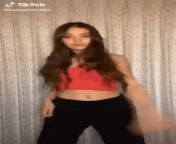 Hailee Steinfelds deleted tik tok video from mom exposed nude during making of sons tik tok video
