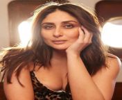 Kareena Kapoor Khan Ka Chehra Aur Cleavage from kareena kapoor sex saif ali khan nudeexe ar