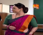 Madhvi milfy showing her chubby figure and curvyy waist in saree??? from lapan madhvi