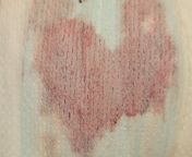 (TW blood) Why does it keep making hearts? At first it was cute but now it&#39;s actually getting me wondering if there&#39;s an actual structural reason why or it&#39;s just a coincidence? from 13 reason why hannah beker topless