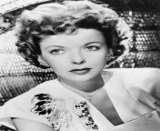 Ida Lupino (4 February 19183 August 1995) was an English-American actress, singer, director, and producer. ... She was the only woman to direct episodes of the original The Twilight Zone series (most notably &#34;The Masks&#34;), as well as the only di from hoang thuy linh vietnamese actress singer sex tape