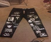custom crust punk patch pants. click the link for our etsy shop https://www.etsy.com/shop/HippieLovePunkCo?ref=search_shop_redirect from 侯马办离婚证✨办证网zhengjian shop✨
