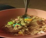 Daddy surprised me wif a midnight treat cuz I was such a good girl all day! Choccie ice cream wif lucky charms! ?? from bengoli housh wif