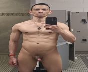 YMCA men&#39;s locker room nude selfie. Risky move from locker room nude