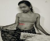 She wear saree with sleeveless without bra to go outside ? from kerala without bra saree couple sex