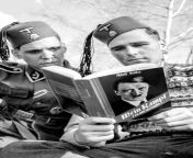 [History] Soldiers of the 13th Waffen Mountain Division of the SS reading Mein Kampf, 1943-45 [6901012] from kampf