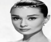Epitome of BeautyAudrey Hepburn ?? 1957 black and white portrait from moms bath room sex mom and white beauty aunty