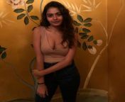 extremely cute srilankan girl full nude album pics + videos ??? link in comment ?? from dinakshi priyasad srilankan girl sex