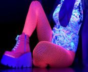 What Do You Get When You Mix a Raver And a Foot Model? ?Amazing Content? from reallifecam leora and paul selar model mimi