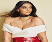Sonam Kapoor sexy avatar from sonam kapoor sexy xxx girl fist time class and woman