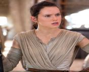 I want to bury my face in Rey&#39;s (Daisy Ridley) hot, sweaty pussy after a long, hot day in the desert from hot vetnam pussy