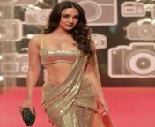 Kiara advani hot chick in saree from indean hot actress hot cleavage in saree web cam videos