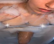 Peekaboo, wanna see the video of my boobs in the bathtub? Take a look at my page?? from video ya menina