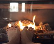 Keeping my tootsies warm by the firewill you join me &amp; make my Christmas as my first OF subscriber???? #onlyfans #footfetish #of #fireplace #tootsies from tootsies