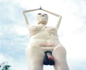 Que opinan del nuevo diseo de la estatua del hombre que saluda en la rambla de Buceo? from idrivolanti del futuro