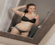 Curvy cutie Avery Rose from avery rose camgirl