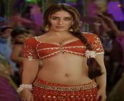 I think Kareena Kapoor Khan is the perfect definition of a whore. She is somebody who definitely slept with a lot of big bollywood names and her body has been used up infinite times. that navel can her jiggly belly is the reason a lot of producers let her from big english names naqash mariam ahmad anaeiya wallpapers