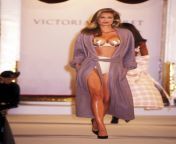Victorias Secret 1995 Debut Fashion Show [1600x2155] from nude fashion show sexy video