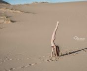 Happy Friday!!! I hope you had an amazing week! Be sure to check out my page! Still offering a 30% discount to any new subscriber on my VIP account! ? ??? Model: me! Photographer: PhotoAnthems. #sanddunes #nude #sand #desert #handstand #hot #mojavedesert from vip anastasya model