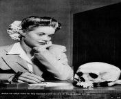 WW II: Disturbing LIFE magazine Picture of the Week, May 22, 1944: Arizona war worker writes her Navy boyfriend a thank-you note for the Jap skull he sent her. It was apparently picked up on a New Guinea beach. The service member was reprimanded. from ww cmsix