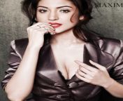 Anushka sharma cleavage from actress anushka huge cleavage