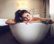 Da wre man am liebsten mit ihr in der Badewanne ? from influencerin melissa mit sex in der nacht geweckt