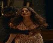 Katrina cleavage show from new movie trailer from momoraj baul sogn 2017i indi