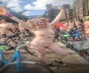 Talking of naked adventures...I took part (with Thomas &amp; Muse) in my 5th London World Naked Bike Ride! It&#39;s such an epic outdoor nude event to take part in, with so many body positive people making an eco friendly statement (to make the roads safe from 短发大奶黑絲，超誘惑身材终于找到了！part 003