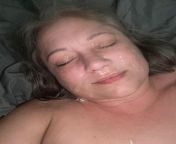 I love sleeping with cum on my face from sleeping pusy cum