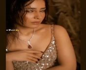 Raashi khanna hot cleavage ?? from tincal khanna hot ass barsat movies
