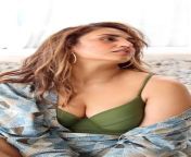 so sexy cleavage of huma qureshi??? from huma qureshi sexy