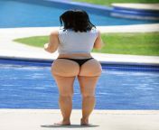 A real picture of Kim Kardashian&#39;s fake ass. [NSFW] from kim basinger fake
