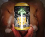 Sga by Summit Brewing Co. A 6.4% IPA brewed with Centennial, Amarillo, Citra, Horizon, Rakau and dry-hopped with Amarillo, Citra, Rakau. Tropical notes with a slight bitterness. Finally, a west coast style I can enjoy. ? from ngentot bunga citra lestari