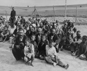 Romani people in a concentration camp. In Auschwit, it&#39;s estimated 2, 000 Romani died. from vedete romani