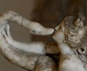 &#39;Leda and the Swan&#39;, a detail from a marble Hadrian Age Roman copy of the Attic original, dating to 1st Century BC. Link to the complete (NSFW) statue in comments. (1240x941) from saho hadrian wale