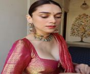 Aditi Rao Hydari knows how to present her perfect boobs in a saree. What a view.. from tamil aunty milky braless boobs in half saree hot stils naked photos