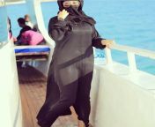 Indian Muslim aunt revealing her sexy curves in full coverage burkha from hausa muslim burkha