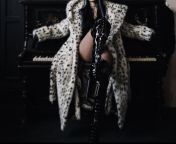 EmyLiveShow mistress&#39; fetish Cruella De Vile like IRL photoset! Full PRO photoset on Patreon/Fansly! Only fluffy toy Dalmatians is used for this fur coat! ? Yes she is founder of our hentai project! ? from fur coat porn