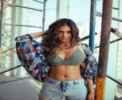 Boobilicious Mallu Babe Malavika Mohanan is flaunting her navel too much nowadays and NGL that navel too looks delicious just like her boobs ?? from booby mallu babe rekha suhaag raat s