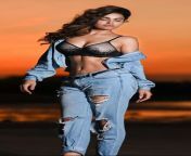Sakshi Dwivedi navel in black bra and blue jacket and torn jeans from tamil aunty black bra and