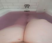 ?New subs get a new video straight to their inbox?? I play with my tits in the bath ?? Link in comments ? from girls bath video in pond