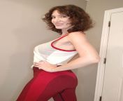 Pre-workout pic in these sexy red leggings! ? from pre teem