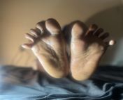 Lets talk while I rub my oily feet.. their soooo sore I wanna massage them?? from red13bull feet their