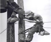 Kiss of Life -Photo by Rocco Morabito (1968) This photo shows utility worker JD Thompson giving mouth-to-mouth to coworker Randall Champion after he went unconscious following contact with a low voltage line. Champion was revived by the time paramedicsfrom xxx photo by koma