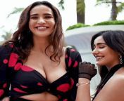 Neha Sharma &amp; Aisha Sharma Giving Lesbian Vibes from بنت يمنيه تنتاك في كسهاanya sharma nakedhi