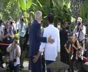 Momen ketika Jokowi kobel pantat opa Biden. from intip pantat montok