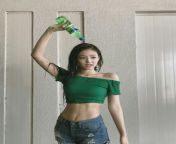 Jennie Pouring drink all over herself. Am I the only one who wishes to drink the sprite flowing from Jennie&#39;s body from her ??????(please don&#39;t ban me?) from drink the months