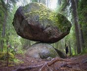 Kummakivi is a 500 000 kg rock in Finland that has been balancing on top of another rock for 11 000 years. from 864x1152 000