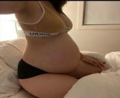 Mommy’s just laying in bed waiting for you to come join her and get this belly so much bigger! This belly awaits. What would you do to me babes? 😍❤️🤰🏻😘 from ‪belly punch